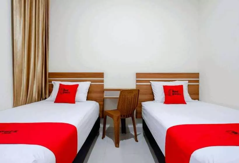 ペンション Reddoorz Near Living Plaza Purwokerto