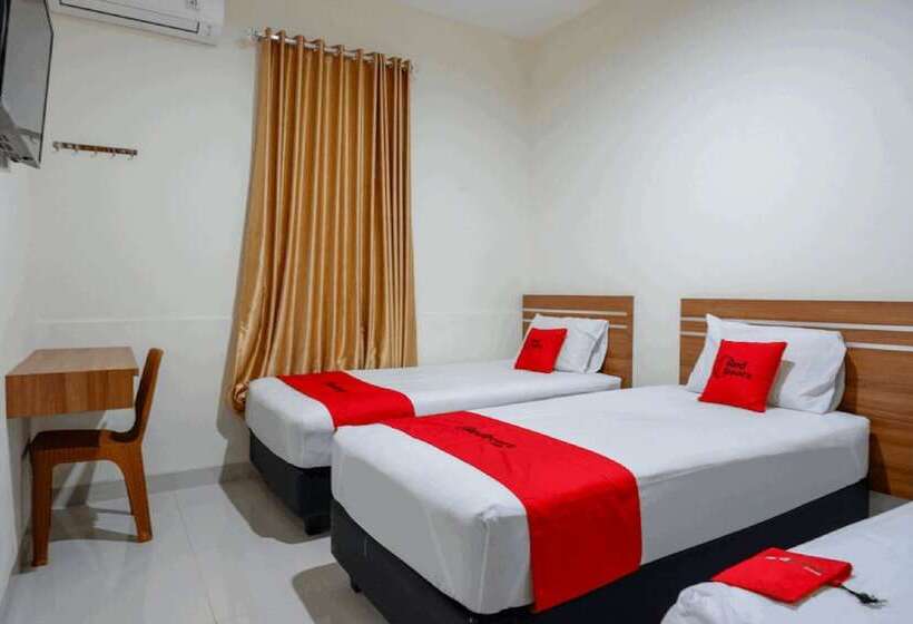 پانسیون Reddoorz Near Living Plaza Purwokerto