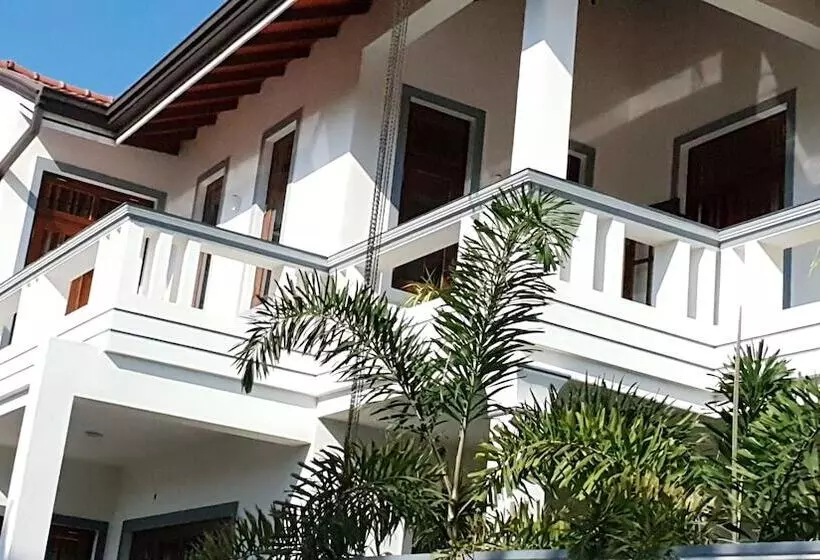 پانسیون Up House Guest Inn