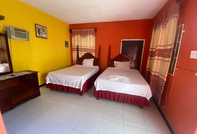 پانسیون Viviennes Guest House