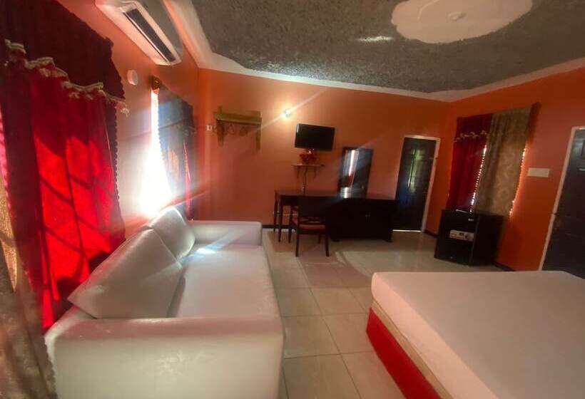 پانسیون Viviennes Guest House