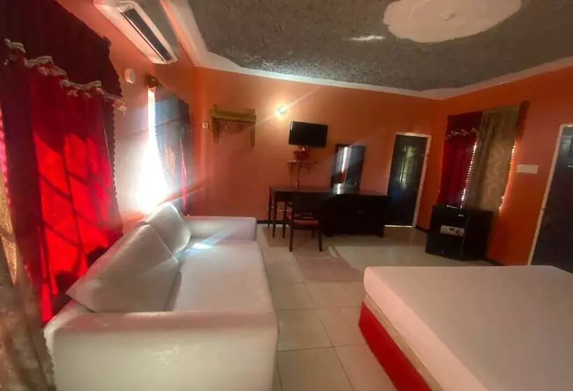 پانسیون Viviennes Guest House