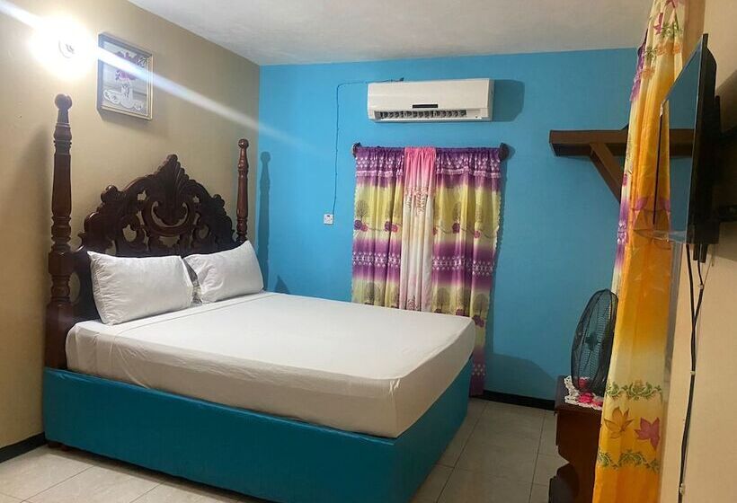 پانسیون Viviennes Guest House