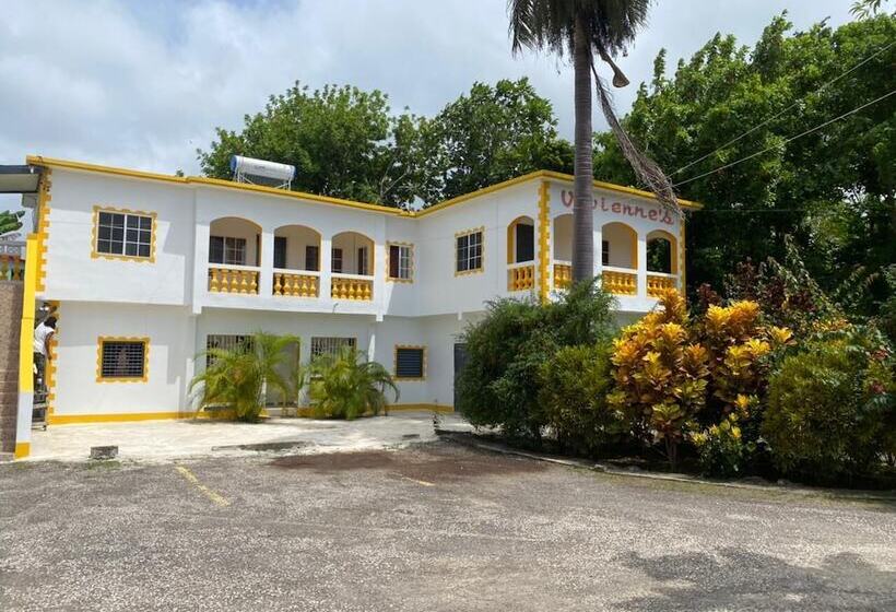 پانسیون Viviennes Guest House