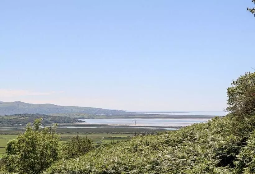 2 Bryn Eglwys