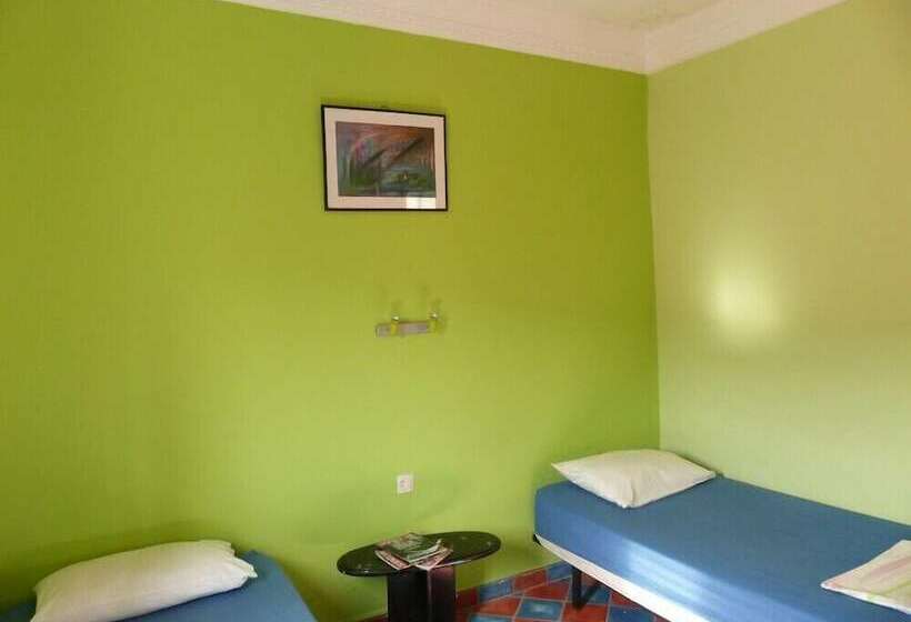 Хостел Auberge Tasra