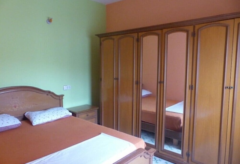 Хостел Auberge Tasra