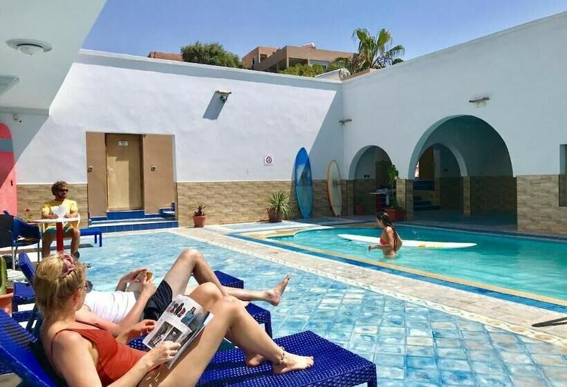 Хостел Auberge Tasra