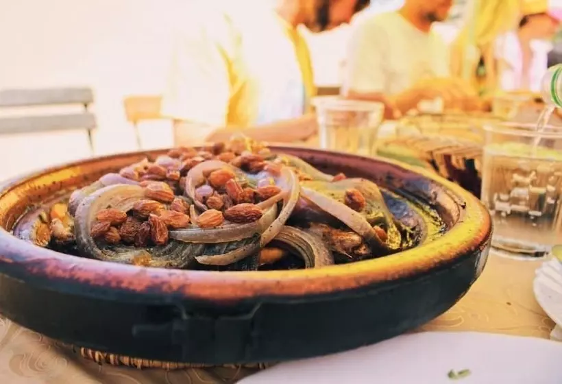 Hostelli Auberge Tasra