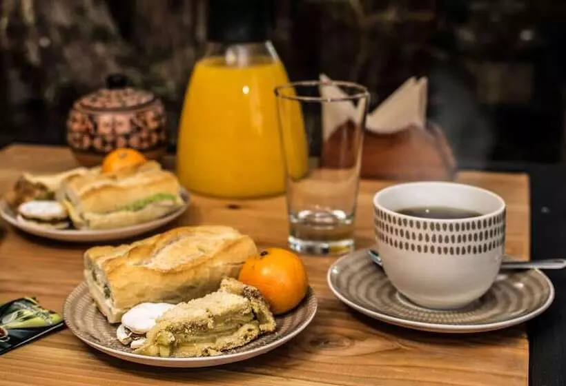 Hotelli Hostal Estacion Del Fuego