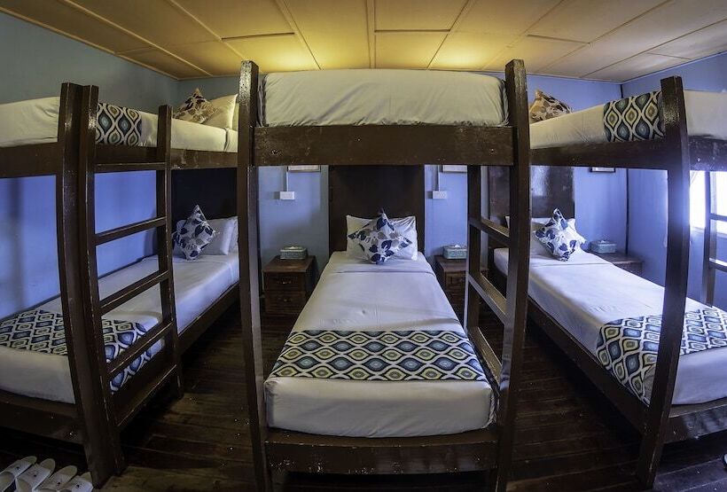 호텔 Laban Rata Resthouse At Mount Kinabalu