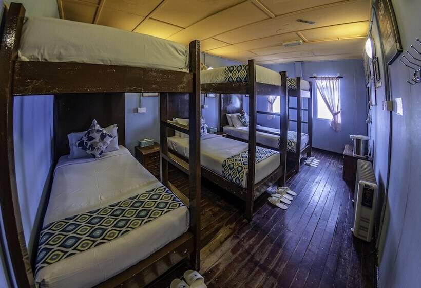 호텔 Laban Rata Resthouse At Mount Kinabalu