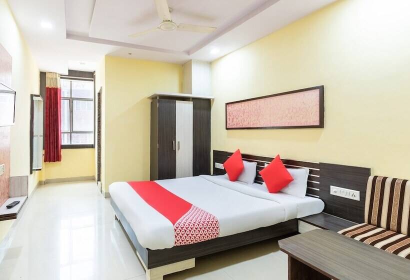 فندق Oyo 40153  Rajendra Palace