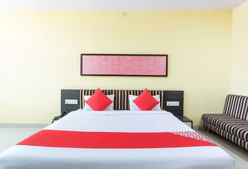 Hotelli Oyo 40153  Rajendra Palace