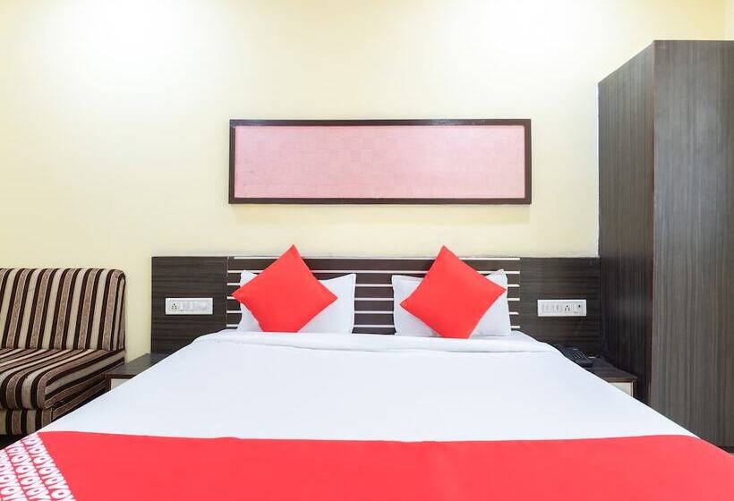 فندق Oyo 40153  Rajendra Palace