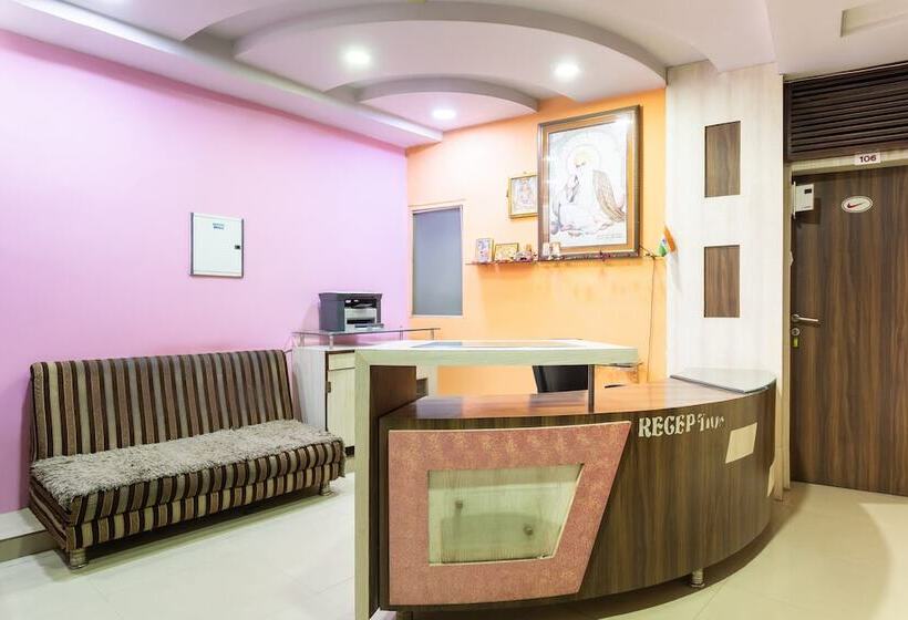 فندق Oyo 40153  Rajendra Palace