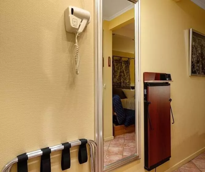 ペンション Høland Gaardsmotell