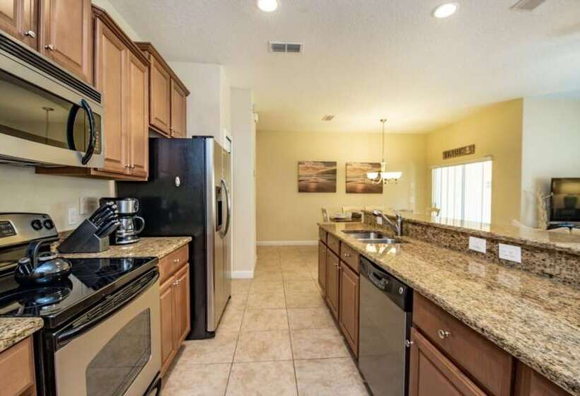 Townhome In Champions Gate Resort 2827