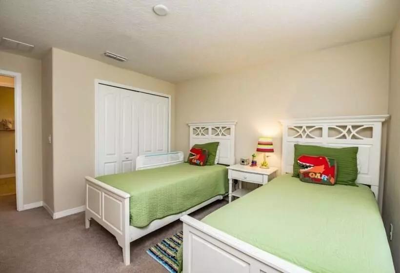 Townhome In Champions Gate Resort 2827