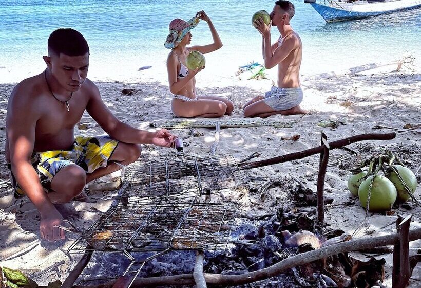 فندق Coconut Garden Beach Resort