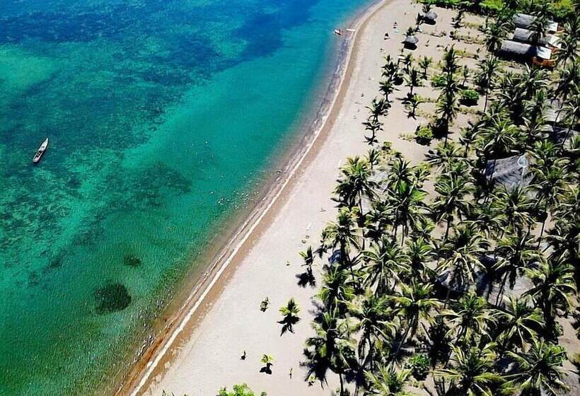 فندق Coconut Garden Beach Resort