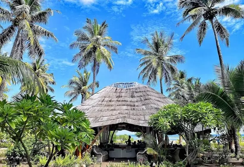 فندق Coconut Garden Beach Resort