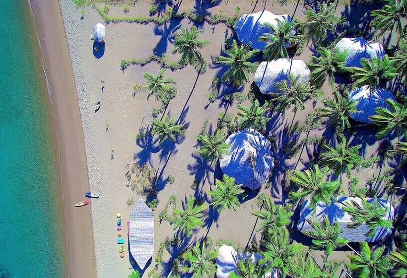 فندق Coconut Garden Beach Resort