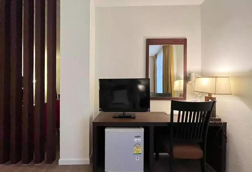 Hotel Golden Crown Grand