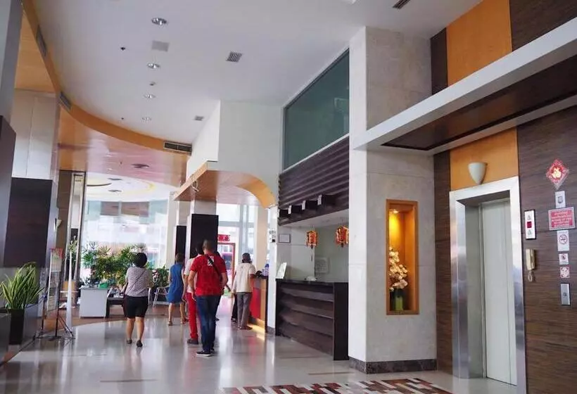 Hotel Golden Crown Grand