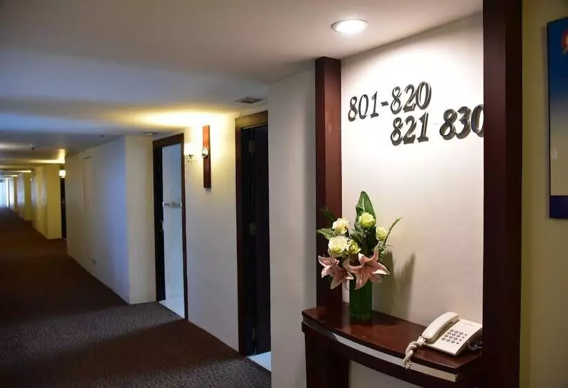 Hotel Golden Crown Grand