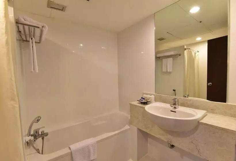 Hotel Golden Crown Grand