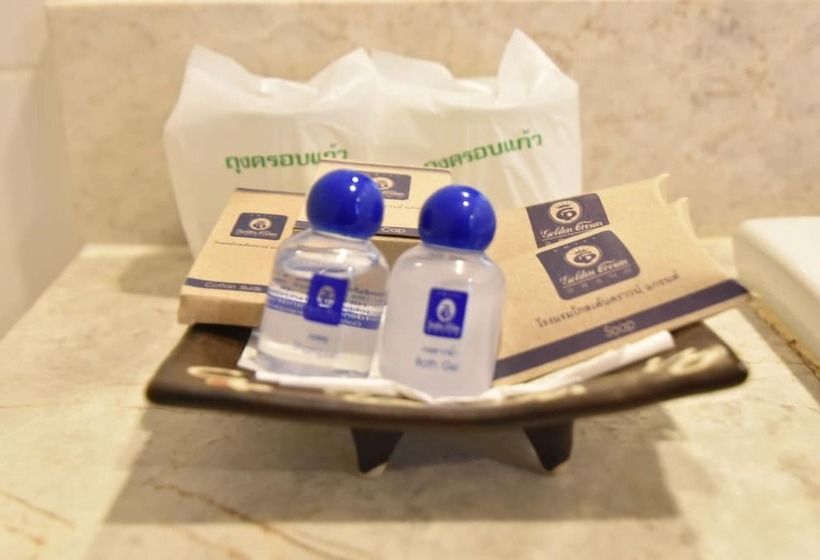 בית מלון כפרי Golden Crown Grand