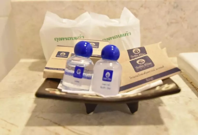 Hotel Golden Crown Grand