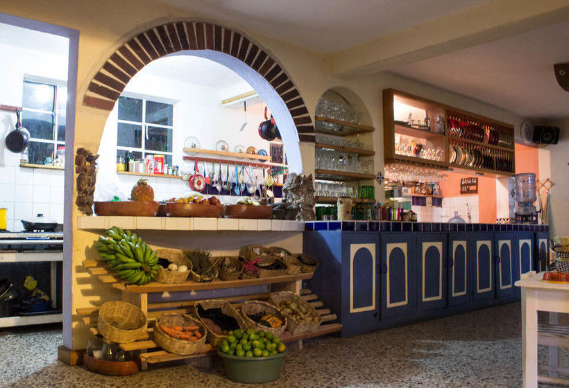 هتل Y Restaurante La Casa Rosa