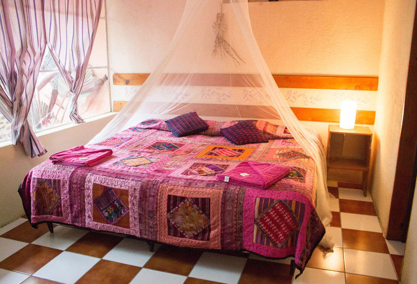 هتل Y Restaurante La Casa Rosa