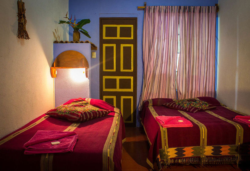 هتل Y Restaurante La Casa Rosa