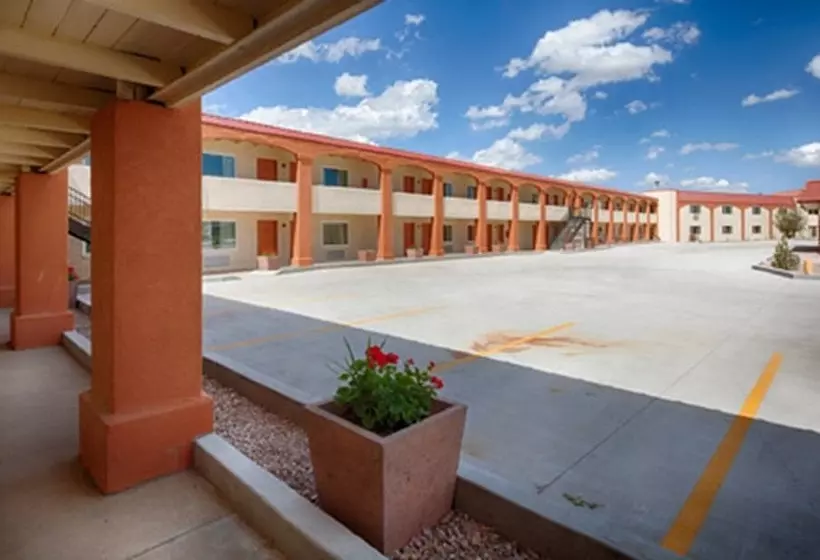 Отель Lajunta Inn