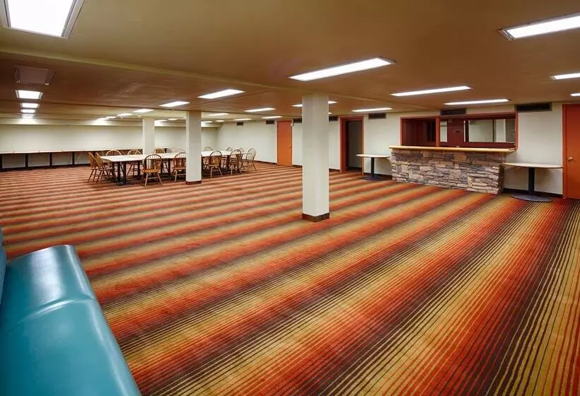 Отель Lajunta Inn