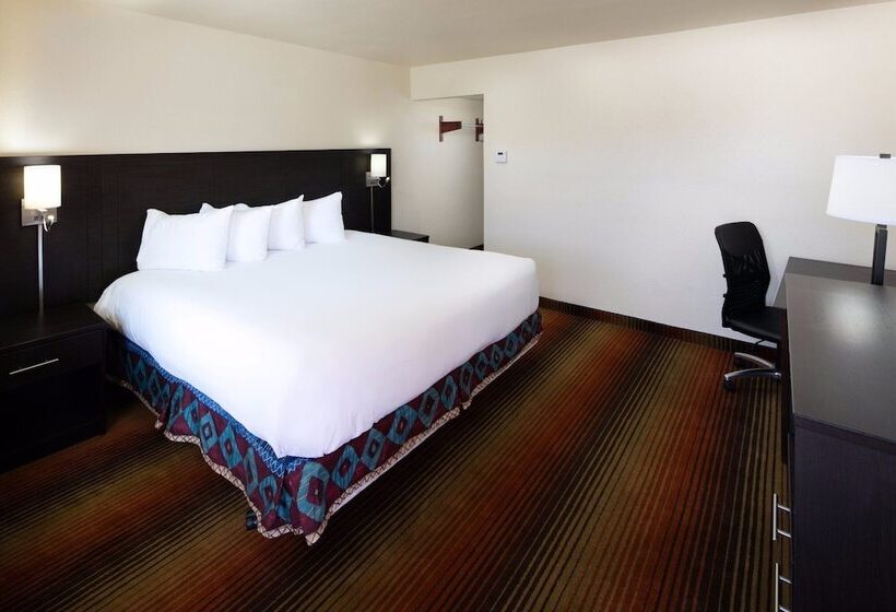 فندق Lajunta Inn