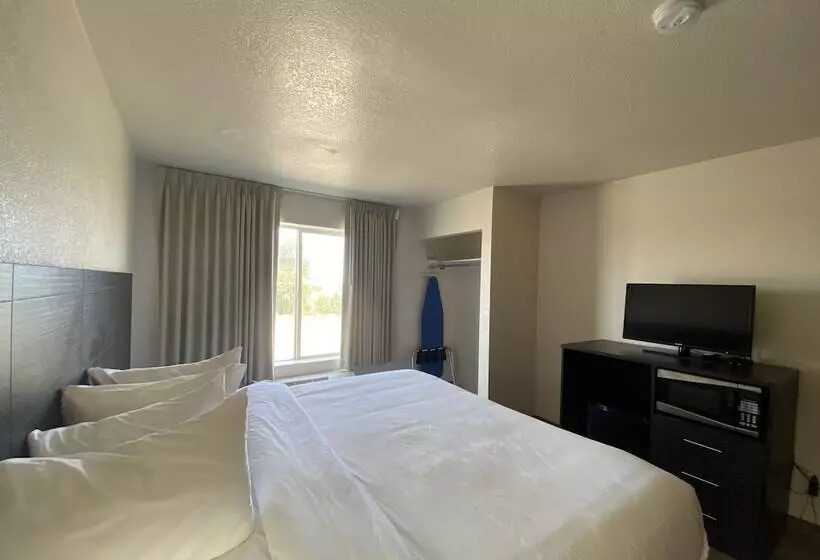 Отель Lajunta Inn