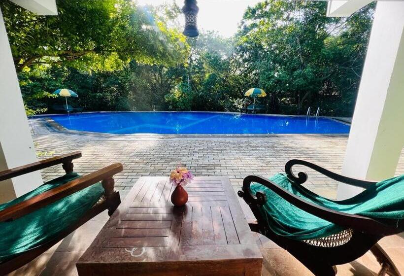 Отель Nature Lanka Ayurveda Resort