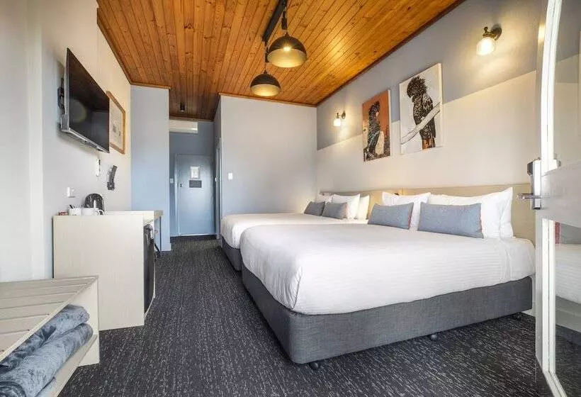 Nightcap At Federal Hotel Mt Gambier