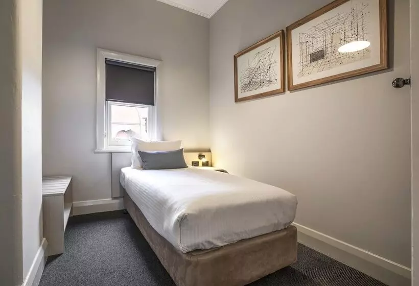 Nightcap At Federal Hotel Mt Gambier