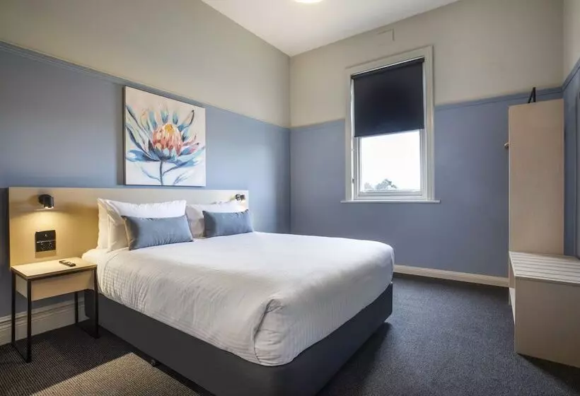 Nightcap At Federal Hotel Mt Gambier