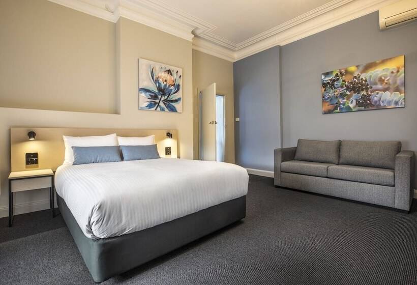 Nightcap At Federal Hotel Mt Gambier