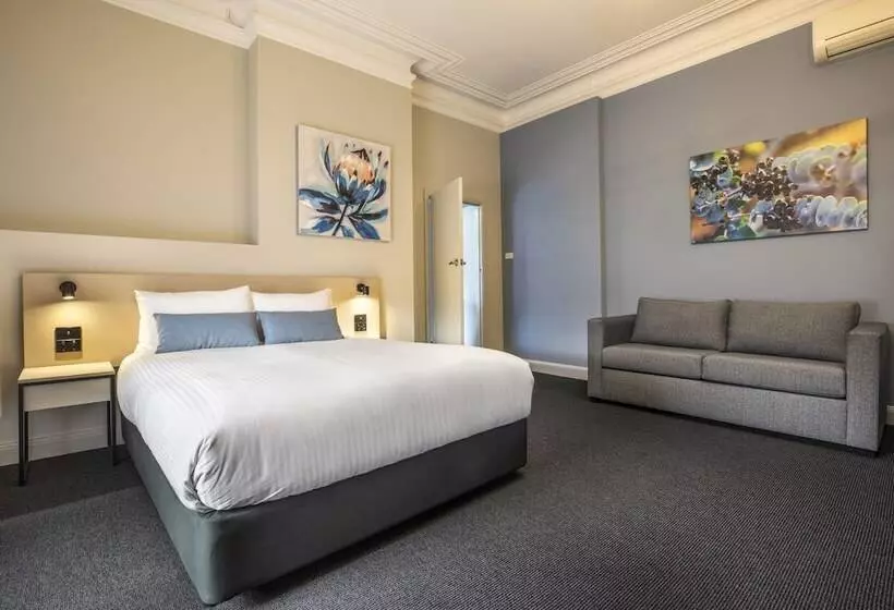 Nightcap At Federal Hotel Mt Gambier