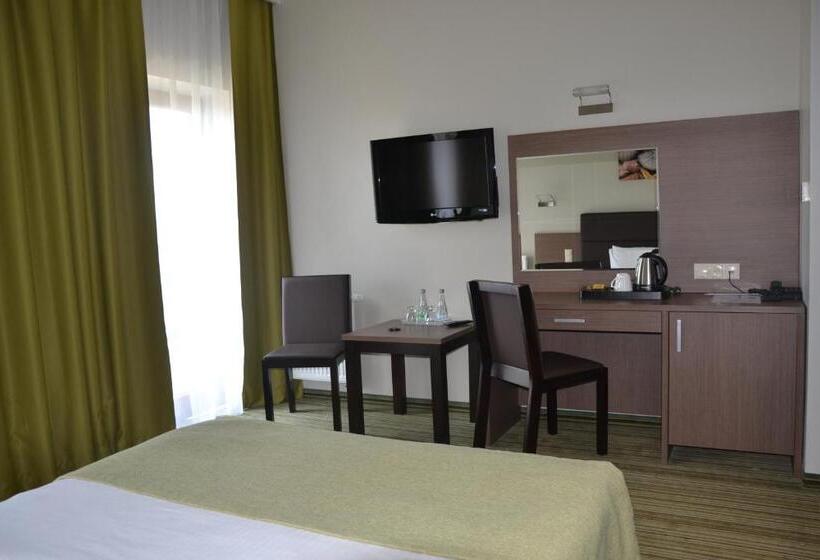 בית מלון כפרי Pod Dębem