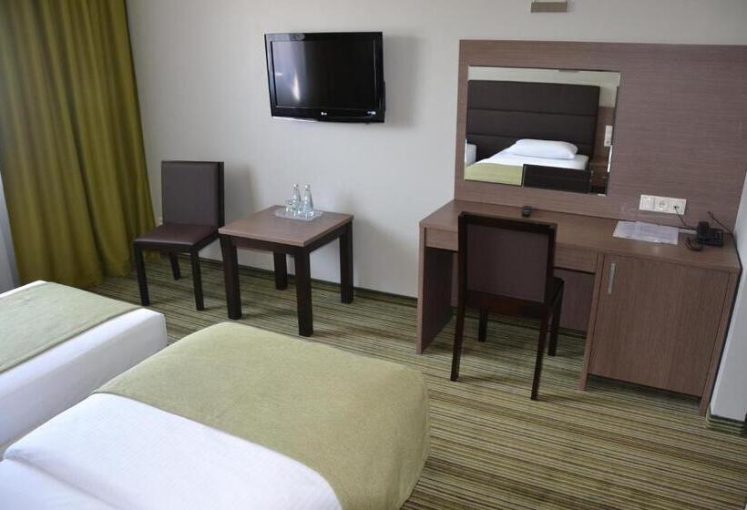 בית מלון כפרי Pod Dębem