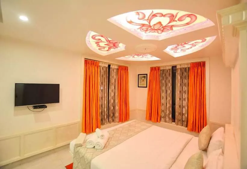 Hotel Sepoy Grande Mysore