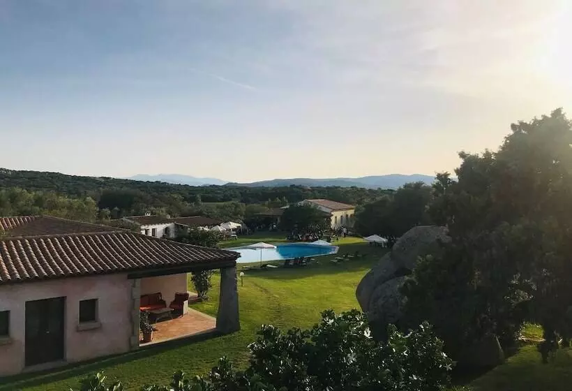 هتل Tenuta Pilastru Country Resort & Spa